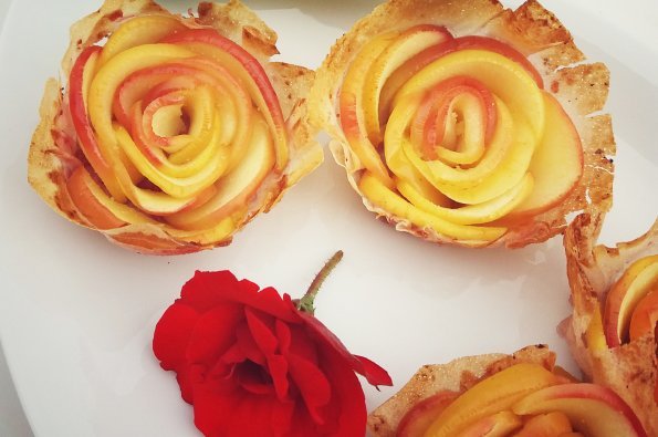 Juliet® apple rosettes in filo pastry